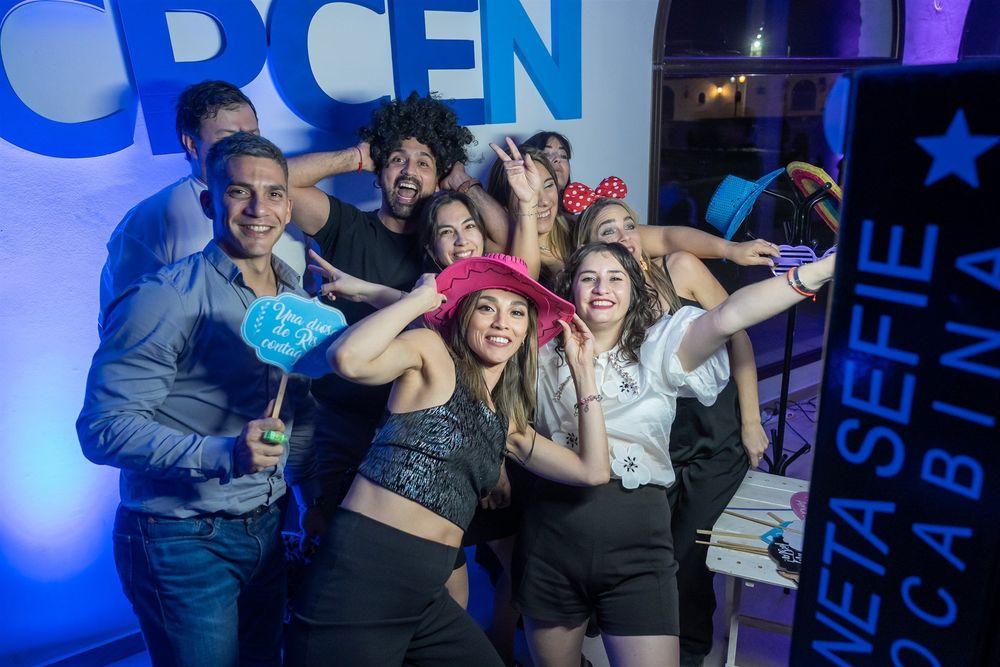 Cena anual celebración día del graduado en Ciencias Económicas