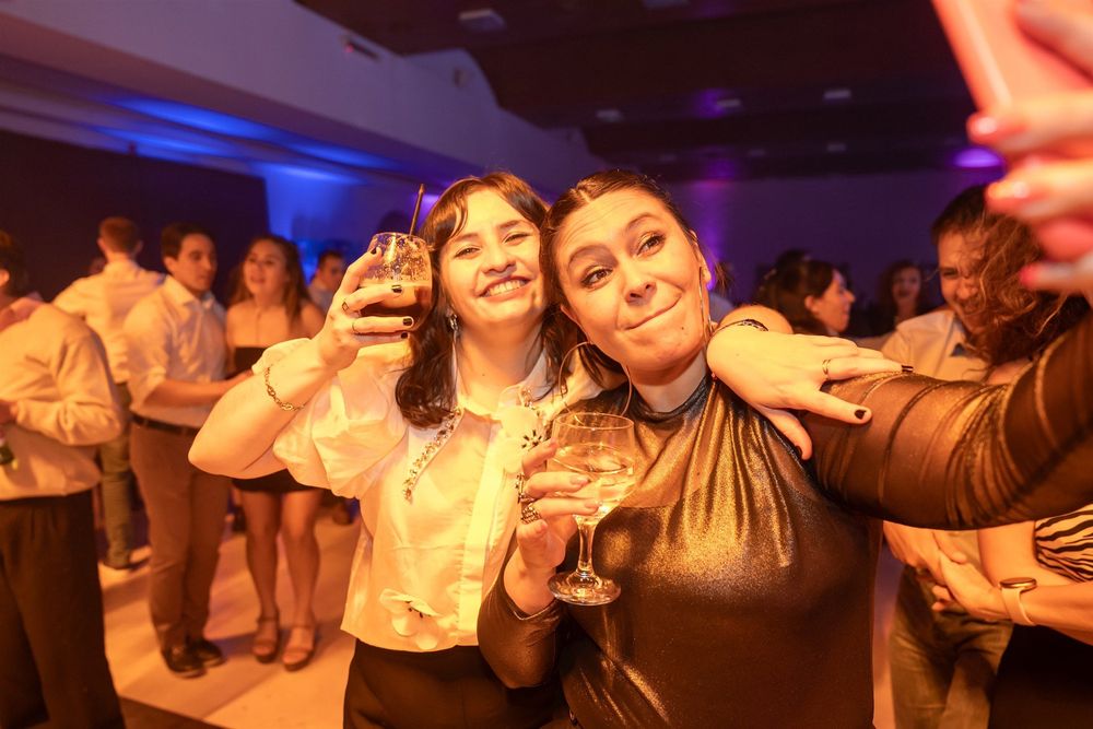 Cena anual celebración día del graduado en Ciencias Económicas